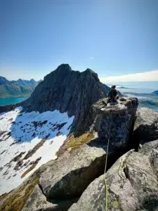 Klatring i Lofoten under 5 ukers klatrekurs.