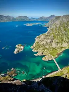 Klatring i Lofoten under 5 ukers klatrekurs.