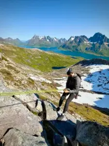 Klatring i Lofoten under 5 ukers klatrekurs.